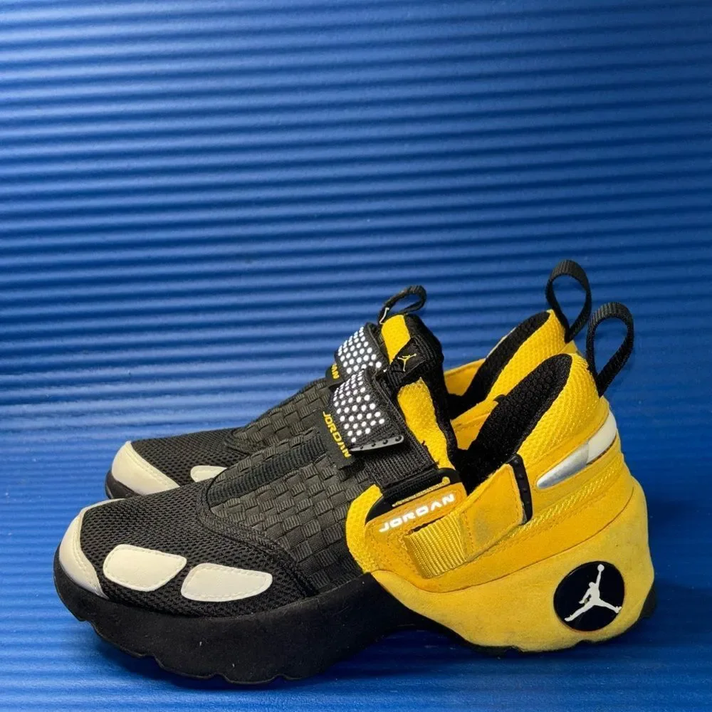 Size 6- Women’s Nike Air Jordan Trunner LX Premier Black/Yellow 2006 4.5Y